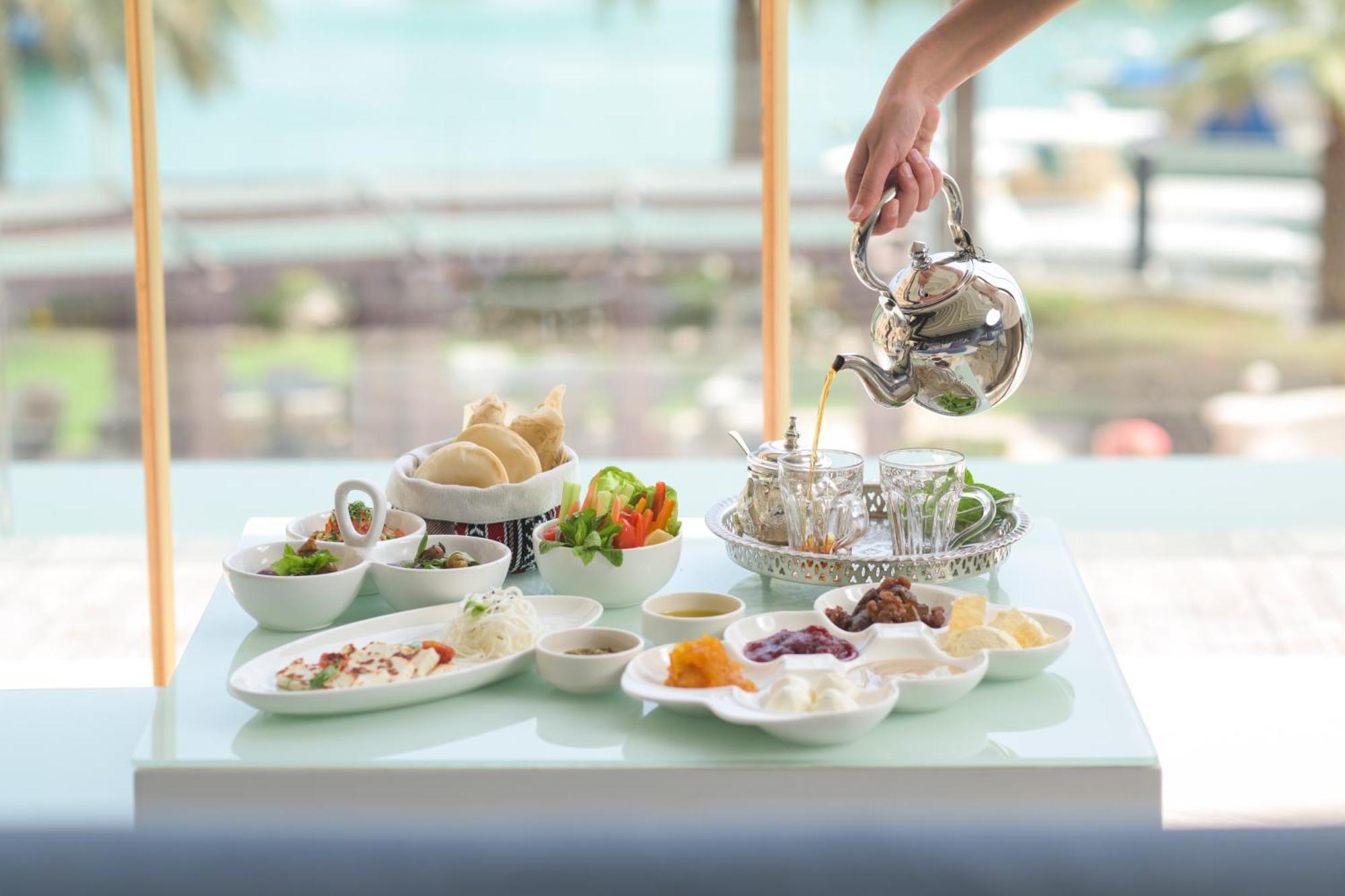 Four Seasons Hotel Doha Exterior photo Israeli cuisine