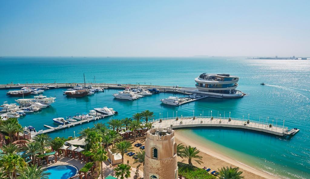 Four Seasons Hotel Doha Exterior photo The Marina