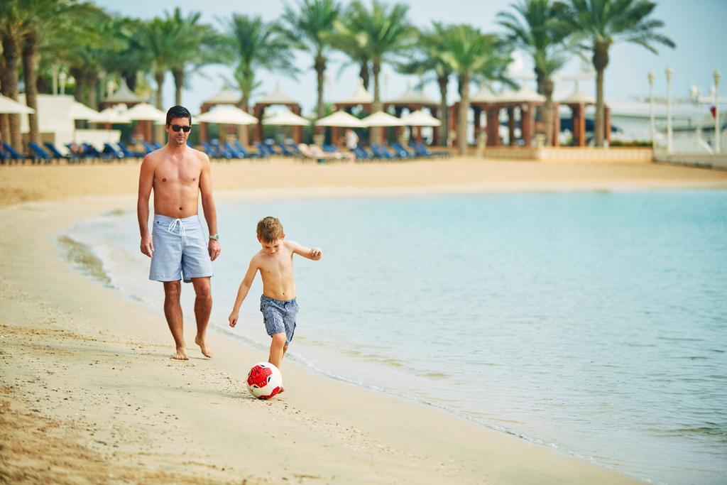 Four Seasons Hotel Doha Exterior photo Beach at the resort